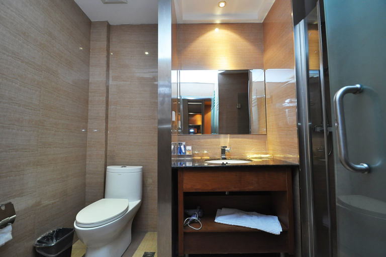 Bathroom 2, Yijia Express Business Hotel, Ningbo