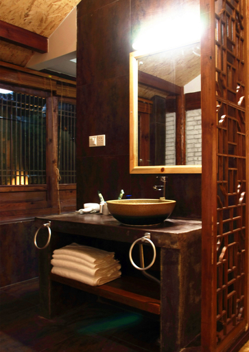 Bathroom, Liuyuetang Inn, Lijiang