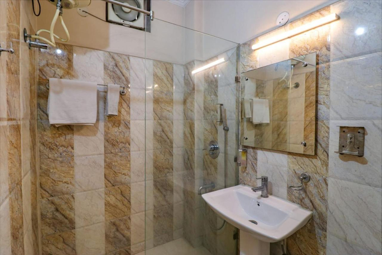 Bathroom 3, Hotel Golden Sunrise inn, Amritsar