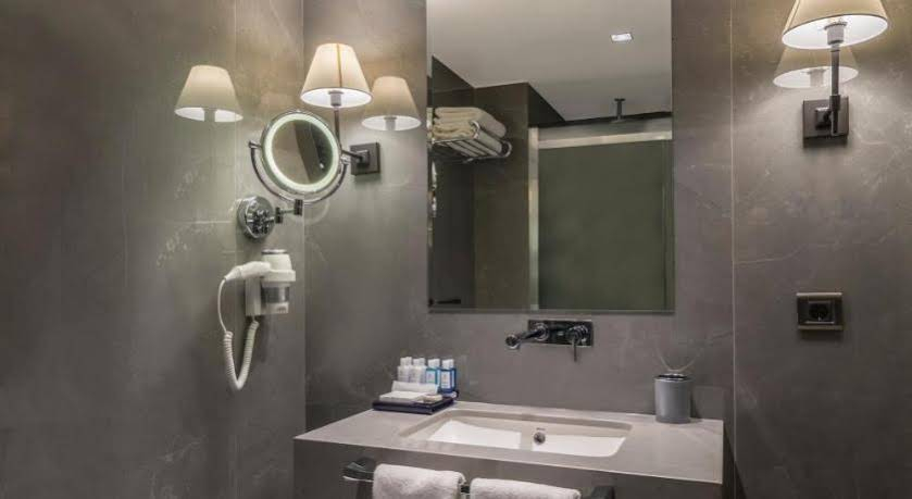 Bathroom 5, Galata Times Hotel, Beyoğlu