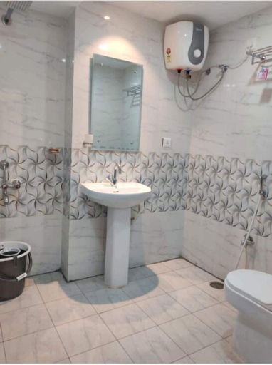 Bathroom 5, Ravila Grand Hotel, Ranga Reddy