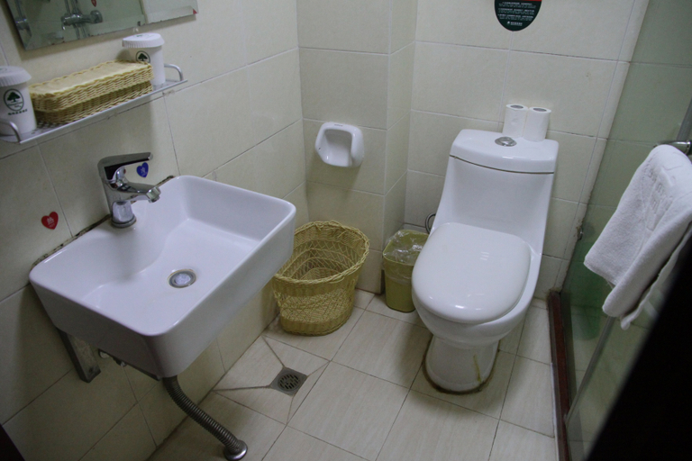 Bathroom 2, HanTingホテル(), Shanghai