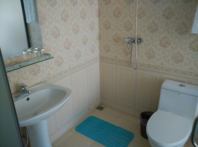 Bathroom 4, Xinhaiwan Hot Spring Hotel, Linfen