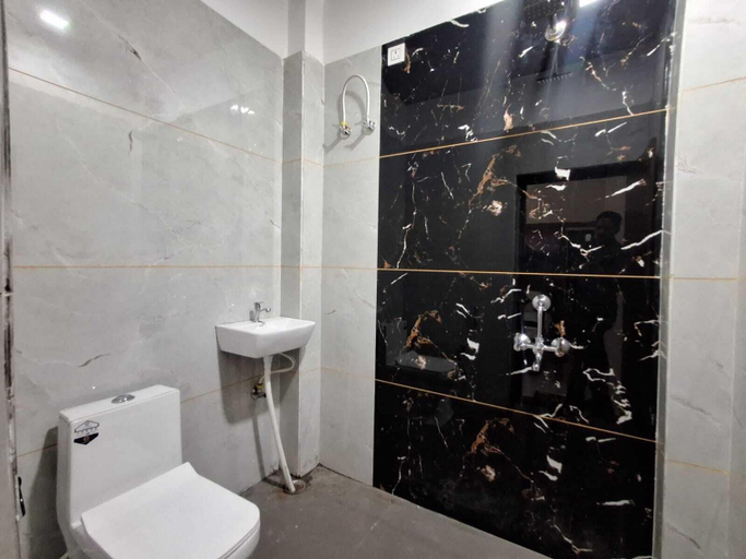 Bathroom 2, Hotel Mayur Palace, Ajmer