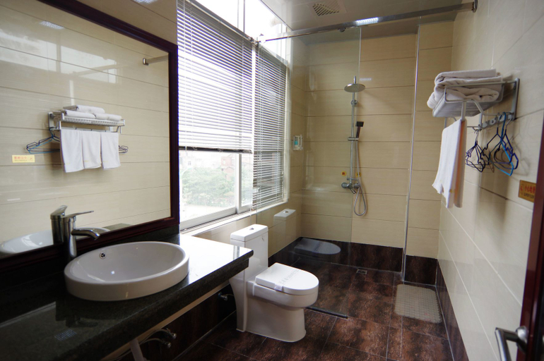 Bathroom 3, Shengyuan Business Hotel, Nanning