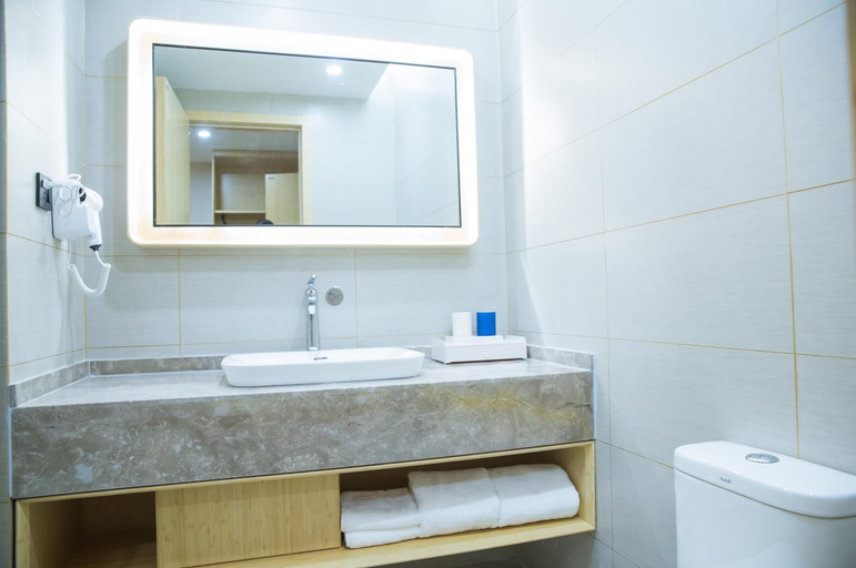 Bathroom 2, Starway Hotel (Yingshang Wuyue Plaza), Fuyang