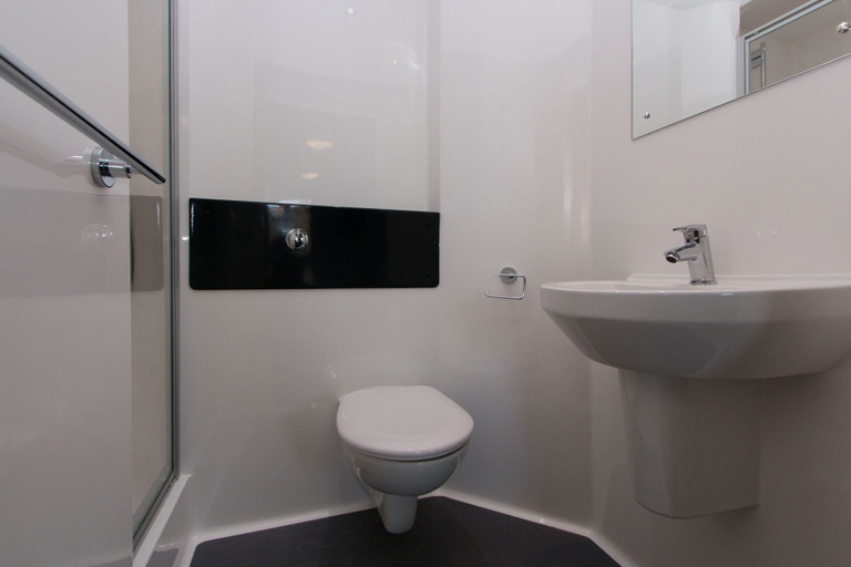 Bathroom 3, デスティニー スチューデント ホリールード - キャンパス アコモデーション(Destiny Student - Holyrood (Brae House)), Edinburgh