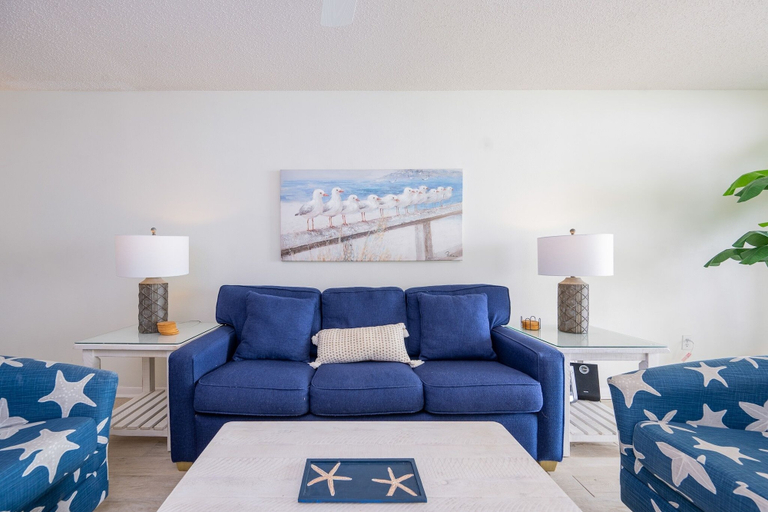 Living area 3, Phoenix V 511 1 Bedroom Condo, Baldwin
