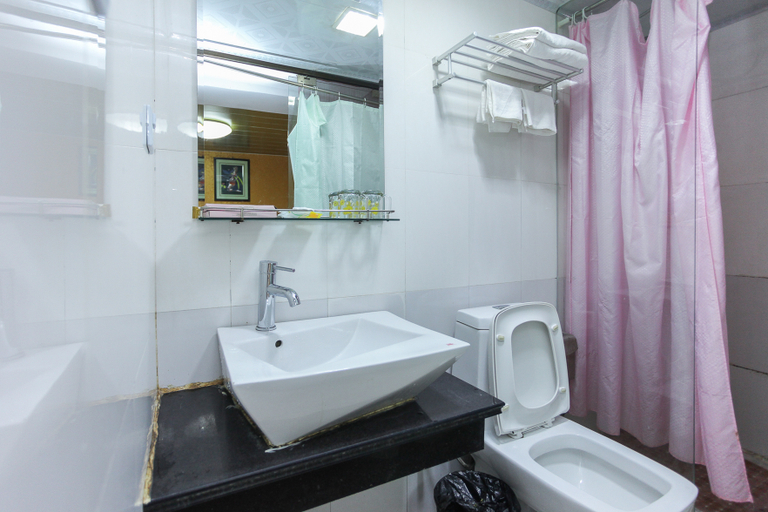 Bathroom 2, Jinhao Hotel, Wuxi
