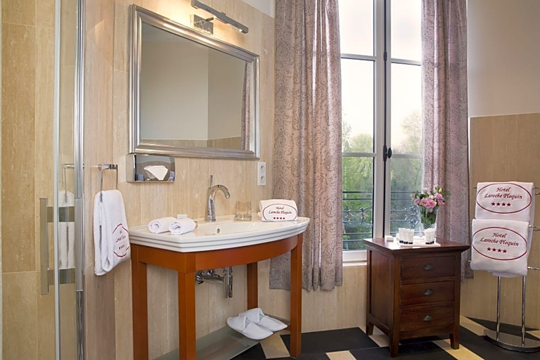 Bathroom 3, Château Laroche-Ploquin, Indre-et-Loire