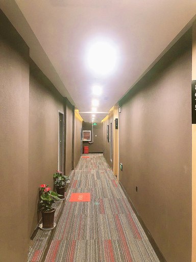 Others 5, Hotel Shangkeyou (Praça Central de Pingquan), Chengde