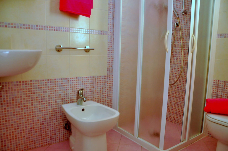 Bathroom, Flat in a Seafront Building With Swimming Pool, Venezia