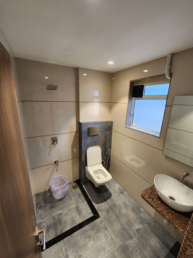 Bathroom, Hotel Yatri Inn, Thane