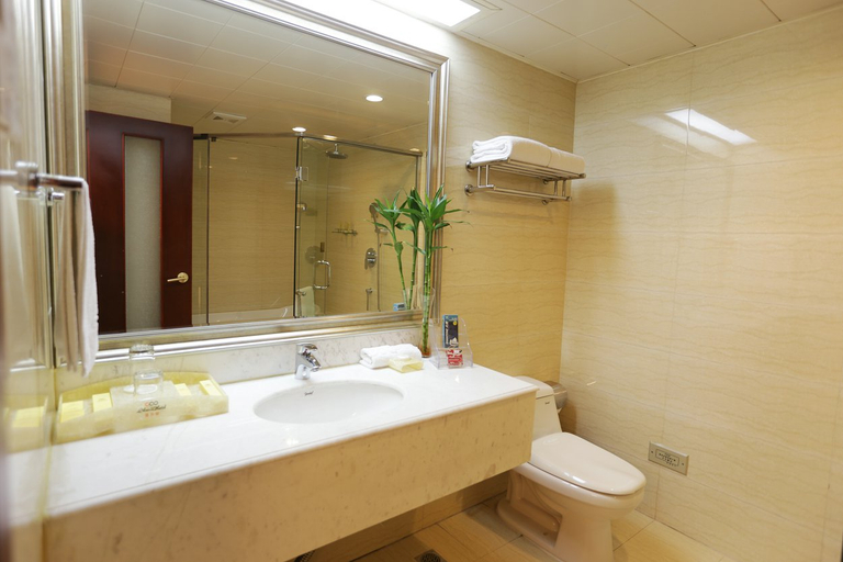 Bathroom 3, Bo Jue Holiday Inn, Hefei