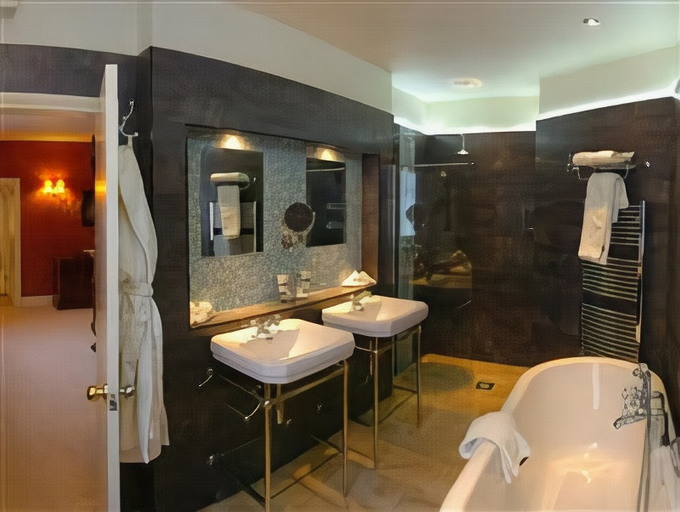 Bathroom 4, エンジェル ホテル(The Angel Posting House & Livery), Surrey