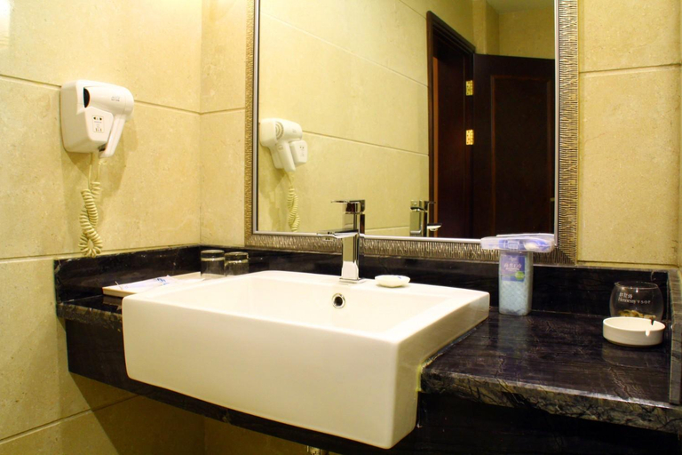 Bathroom 2, Quanzhou Binhai Hotel, Quanzhou