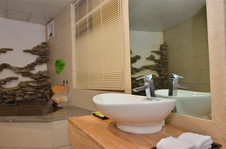 Bathroom 3, Quanyan Hotspring Holiday Hotel, Zhongshan