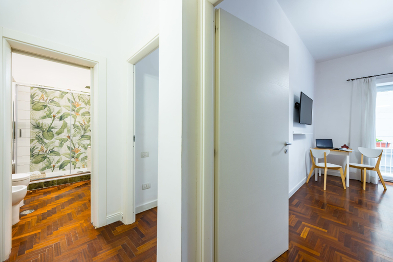 Others 4, ディレロ ゲストハウス, Napoli