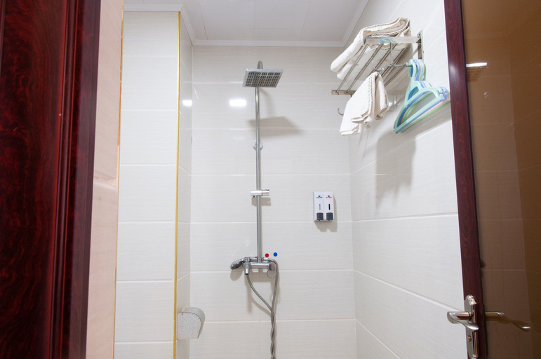 Bathroom 4, Qinyu Hotel, Haikou