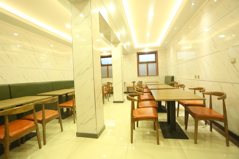 Food & Drinks 3, Super 8 Dalian Zhuanghe Xiangyang Road, Dalian