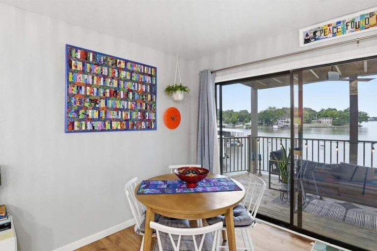 Room 4, Bright Lakefront Condo With Cozy Patio, Big Views, Pools & Indian Pointe Fun, Camden