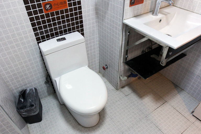 Bathroom 2, Misiqi Hotel (Honghu), Jingzhou