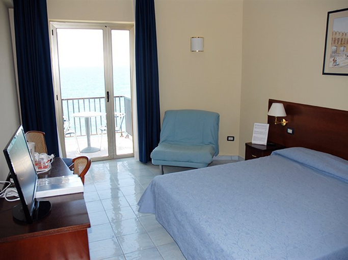 Bedroom 2, Grand Hotel L'Approdo, Latina