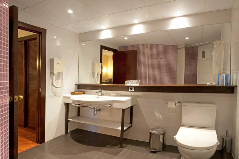 Bathroom 5, Hotel Bernat II, Barcelona