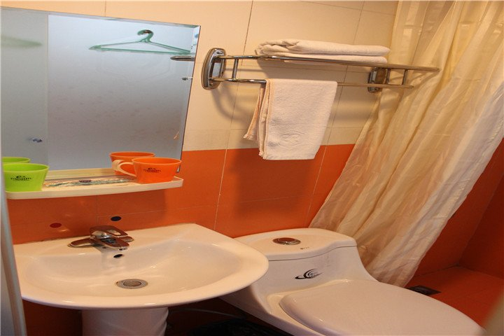 Bathroom, Meadow lodge hotel, Taizhou