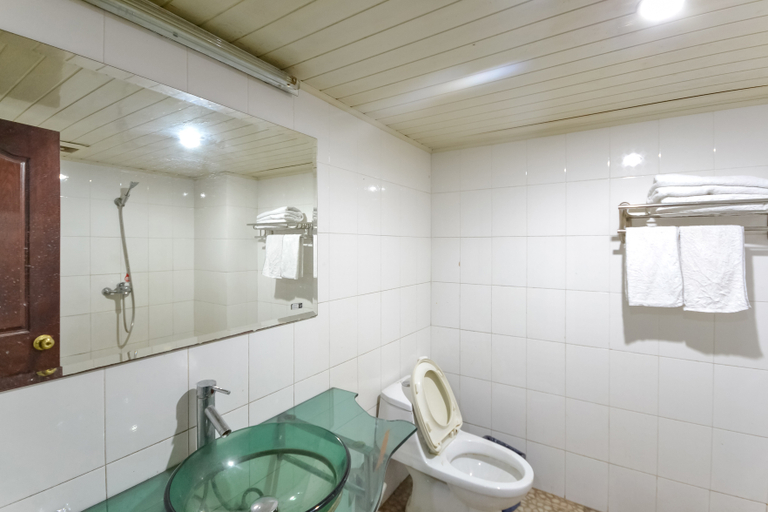 Bathroom 5, Taizhou Taishan Business Hotel, Taizhou