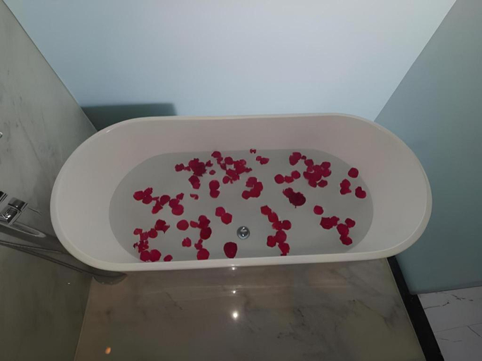 Bathroom 3, Jinjiang Metropolo Hotel Taiyuan Economic Developm, Taiyuan