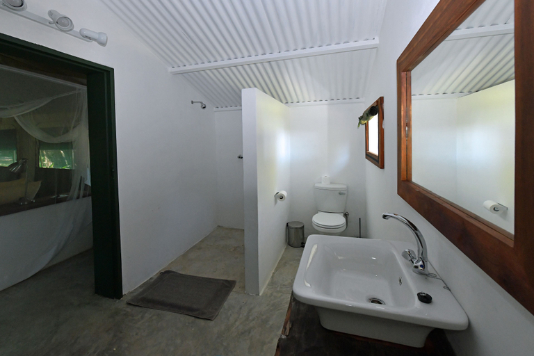 Bathroom 4, Zambezi Mubala Camp, Sesheke