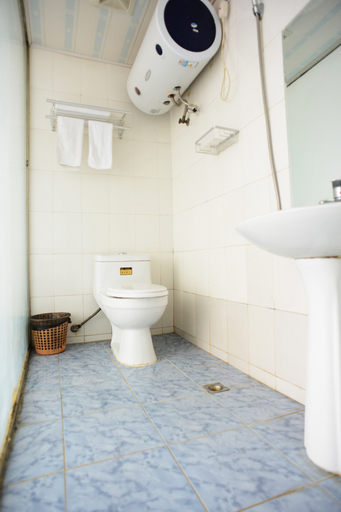 Bathroom 3, Ximen Hostel, Shanghai