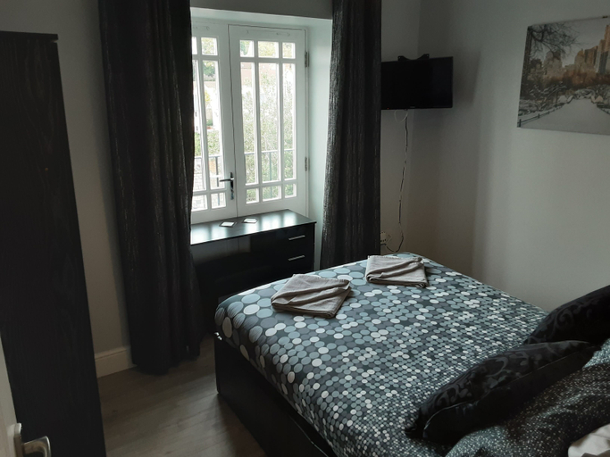 Bedroom 4, 1 The Maltings Apartments, Somerset