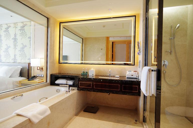 Bathroom 3, Ming Du Lakeside Hotel, Nanning