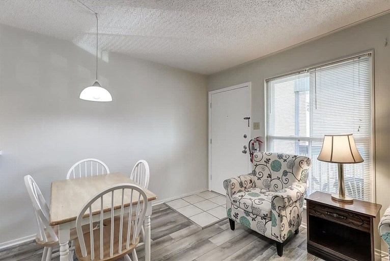Room 2, Pompano- 2 Min Drive to Beach Sleeps 4, Nueces