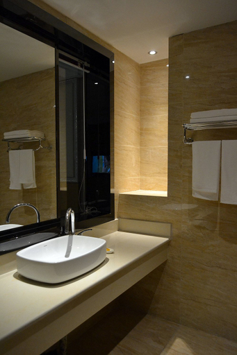 Bathroom 3, Golden Phoenix Hotel Luohe, Luohe