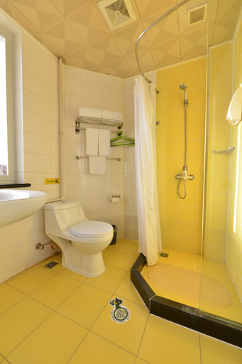 Bathroom 2, Home Inn (Beijing Xinjiekou Metro Station), Beijing