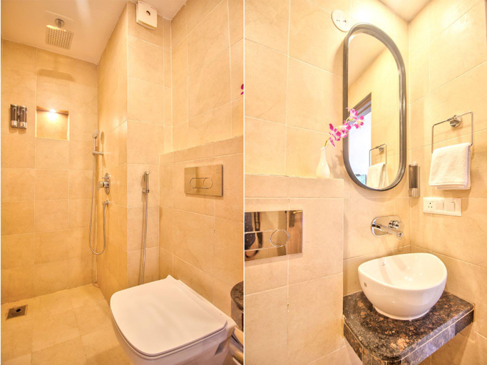 Bathroom, Twin Fountains, North Goa