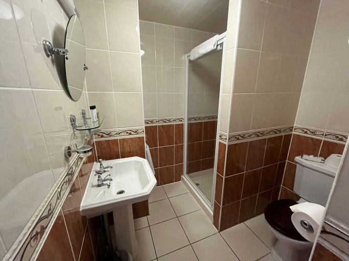 Bathroom 3, The Pegwell Bay Hotel, Kent