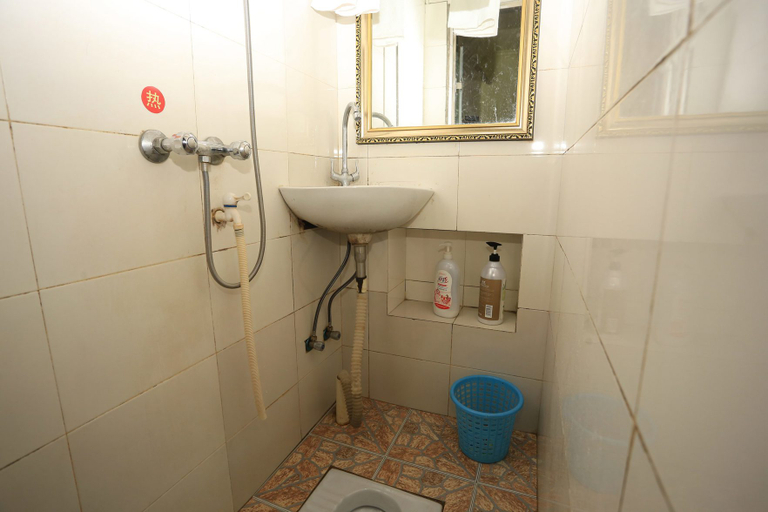 Bathroom 3, Baodian Hotel, Chongqing