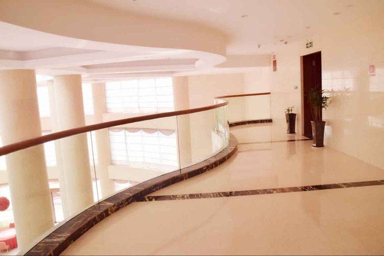 Sport & Beauty, Qian Dao Hu Hotel, Qiannan Buyei and Miao