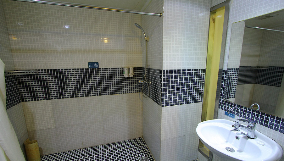 Bathroom 2, Bei Si Hotel Ji'ning Huoju Road, Jining