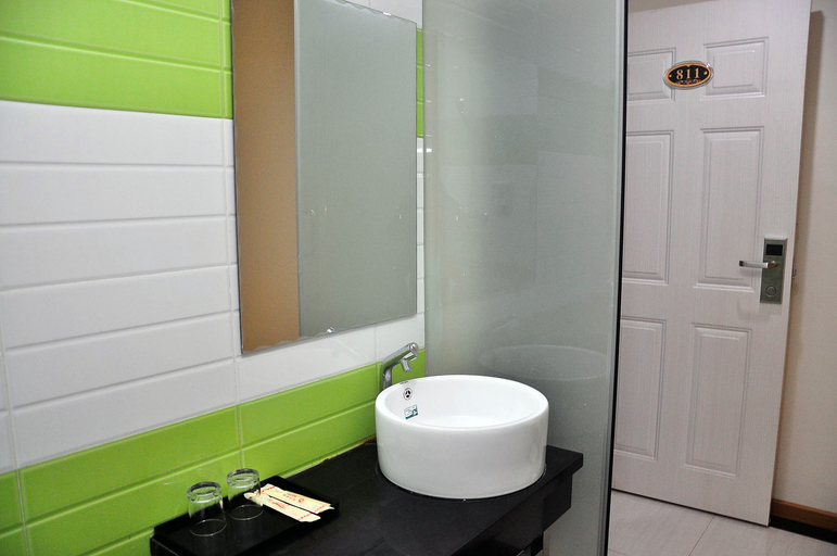 Bathroom 2, Santang Hotel, Guangzhou