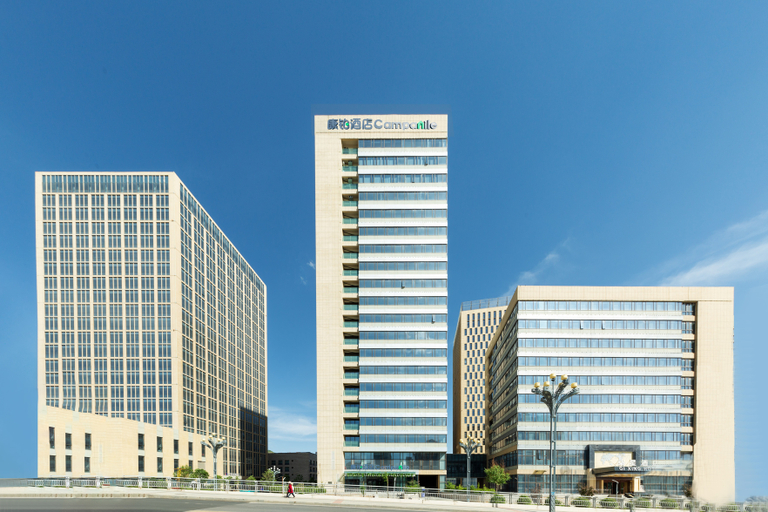 Exterior & Views