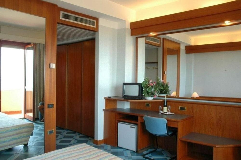 Bedroom 3, Club Esse Roccaruja, Sassari