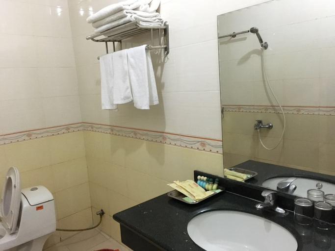 Bathroom 5, Huajun Hotel (Xinyi Bus Terminal Branch), Maoming