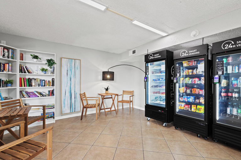 Food & Drinks 5, Summit Beach Resort by Panhandle Getaways, Bay