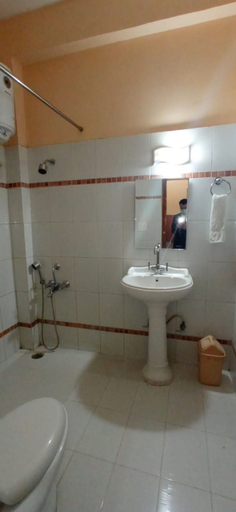 Bathroom 3, Nature Bloom Dharamshala Hotel and Resort, Kangra