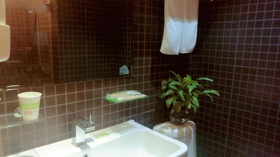 Bathroom 2, Homeinn Selected Hotel (Hohhot Gymnasium Inner Mongolia University of Technology), Hohhot